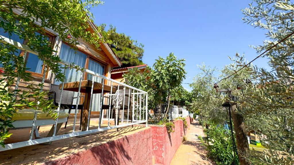 Gaia Bungalow Bed and Breakfast Ayvalı Buitenkant foto